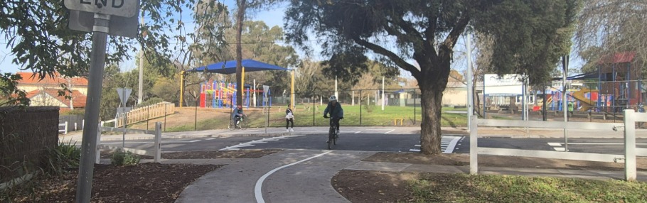 New Abercrombie St Crossing on Anniversary Trail